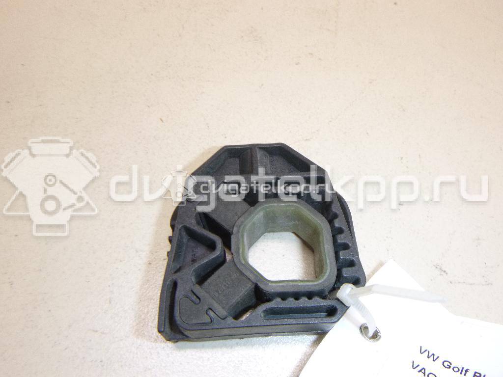 Фото Кронштейн радиатора  1Z0121367B для audi A3 [8P1] {forloop.counter}}