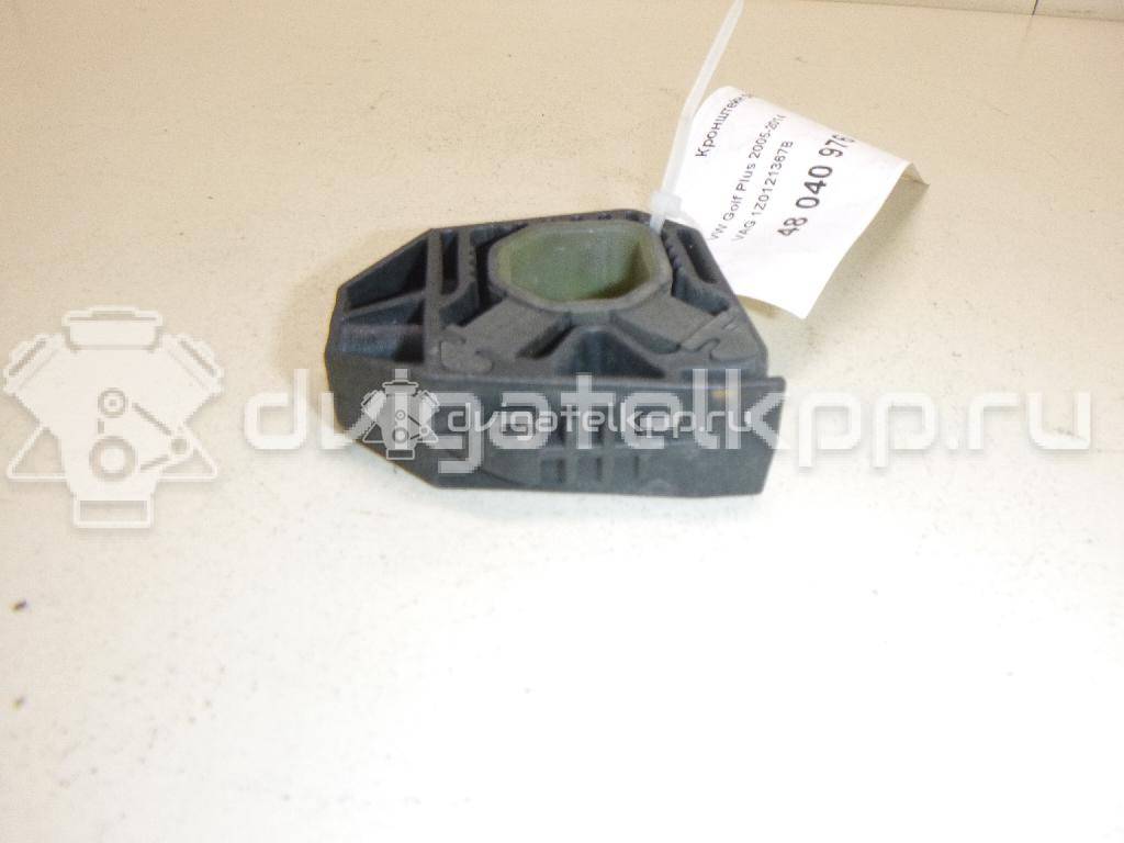 Фото Кронштейн радиатора  1Z0121367B для audi A3 [8P1] {forloop.counter}}