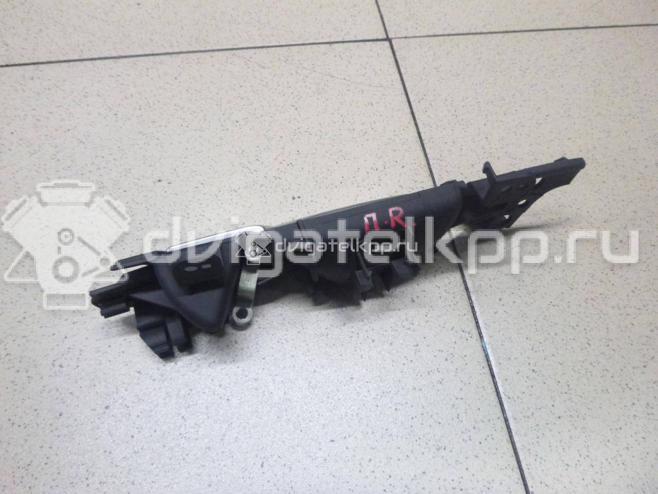 Фото Ручка двери передней внутренняя правая  8p4837020e7pe для Audi A3 {forloop.counter}}