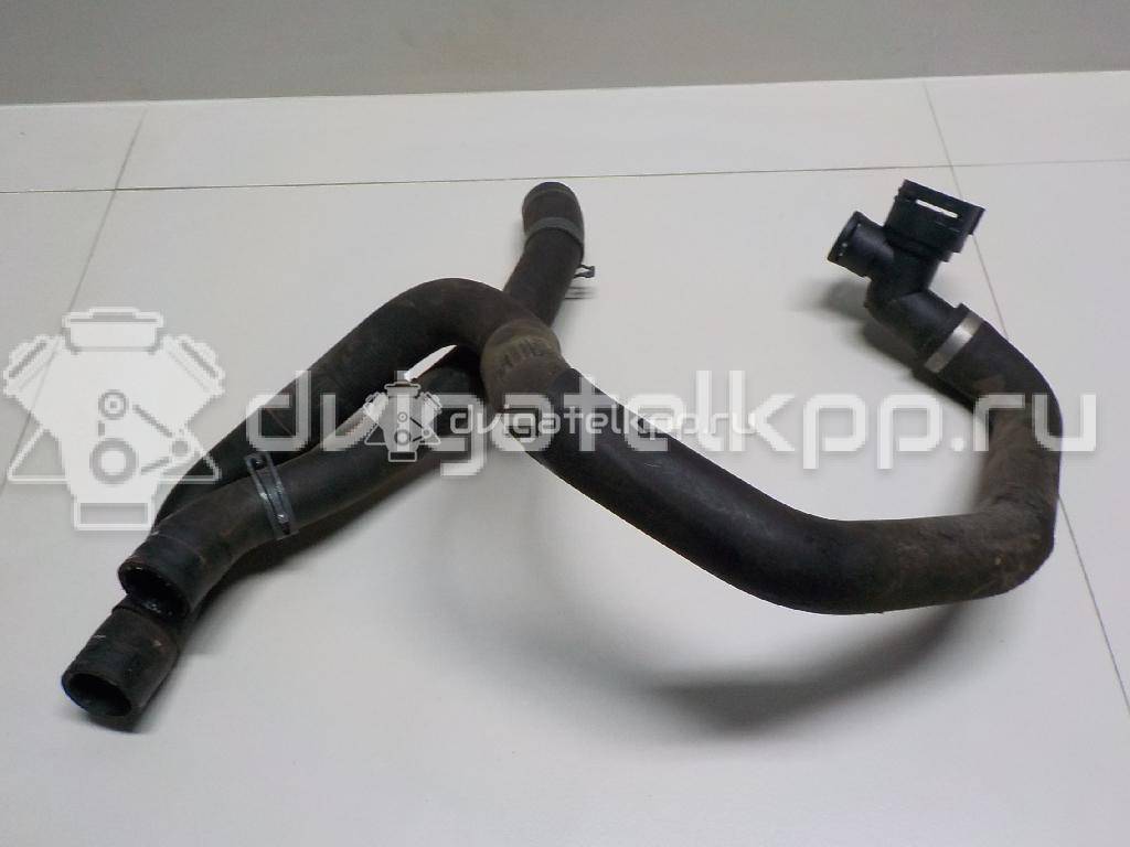 Фото Патрубок радиатора  5Q0121049AC для audi A3 [8V] {forloop.counter}}