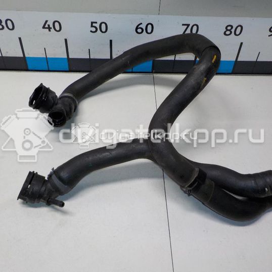 Фото Патрубок радиатора  5Q0121049AC для audi A3 [8V]