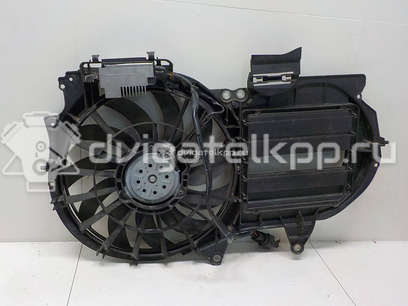 Фото Вентилятор радиатора  8e0121205a для Audi A4 / A6 {forloop.counter}}