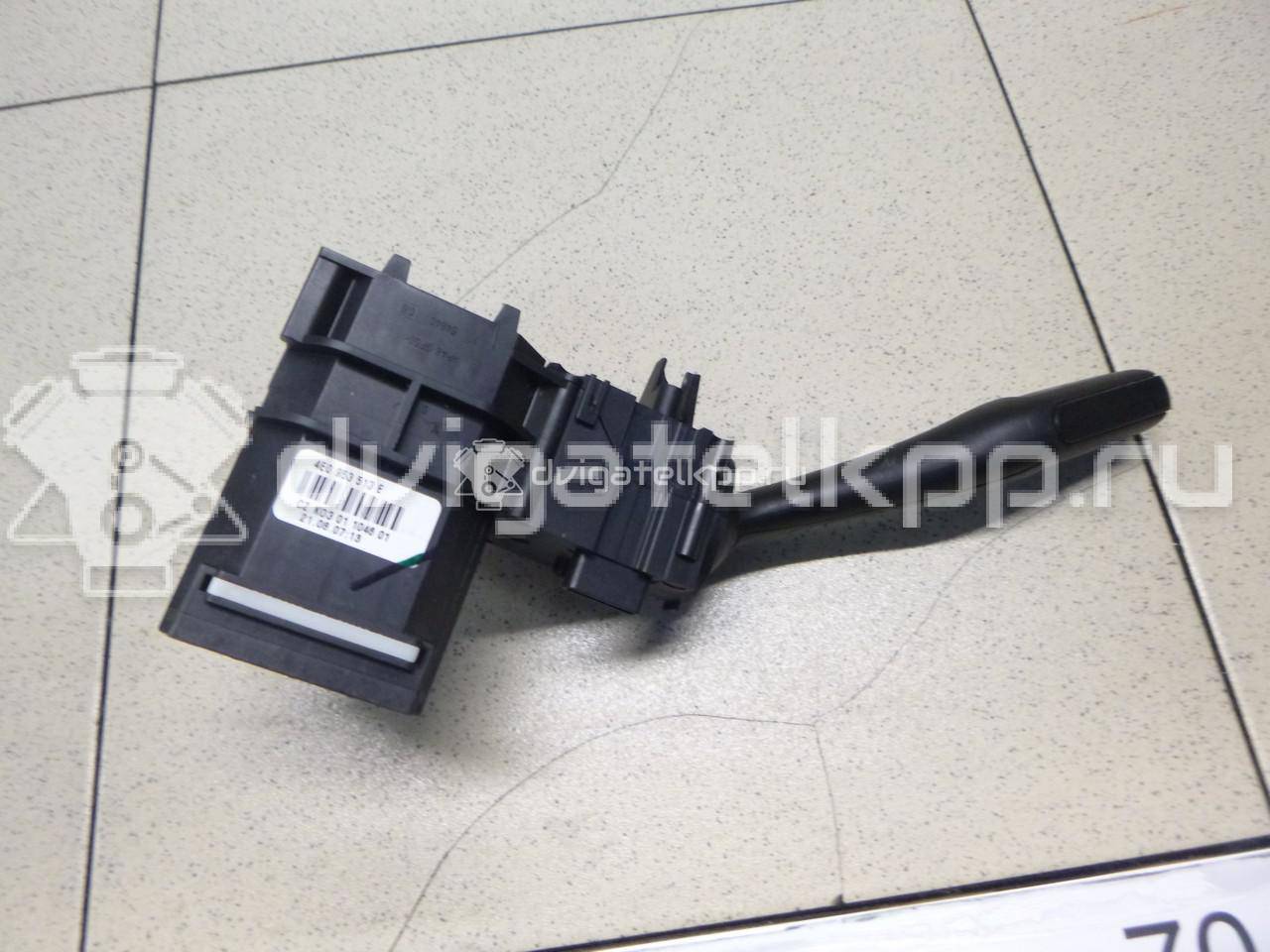 Фото Переключатель поворотов подрулевой  4E0953513K4PK для Audi Q7 / A8 / A4 / A6 {forloop.counter}}