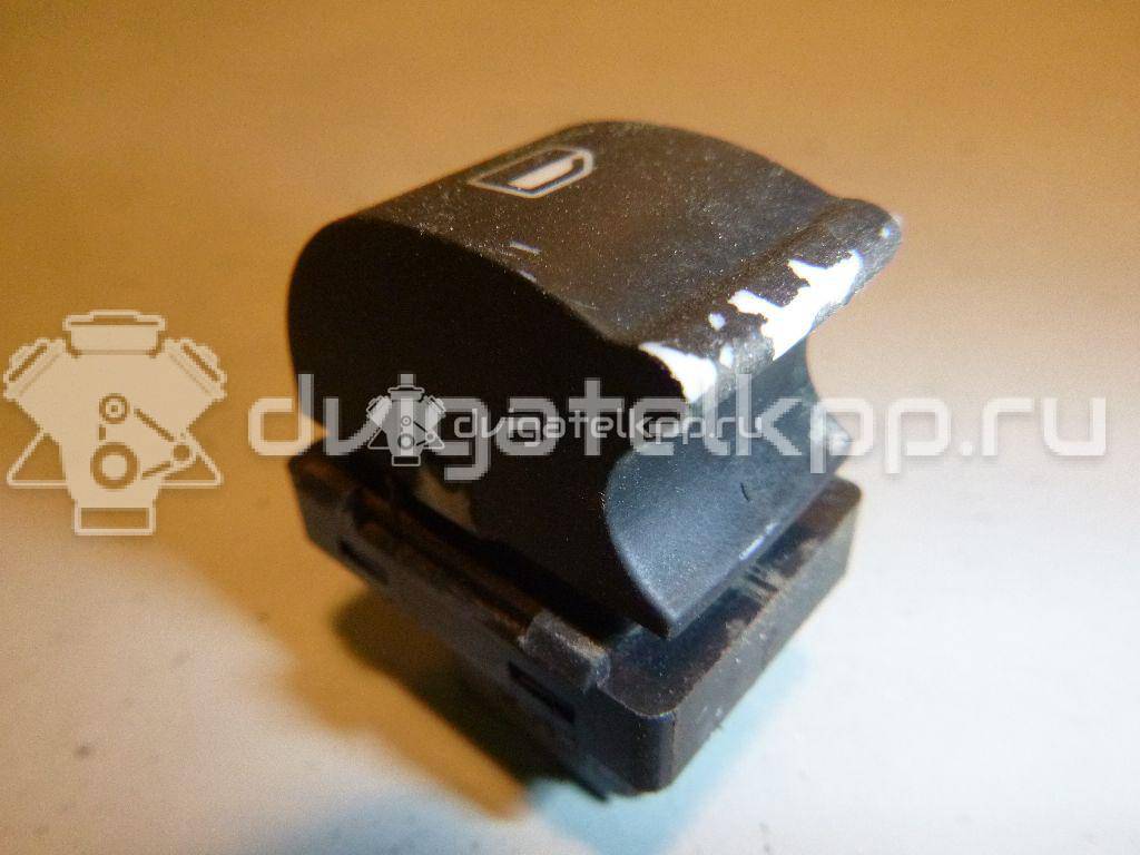Фото Кнопка стеклоподъемника  8e0959855 для Audi A4 {forloop.counter}}