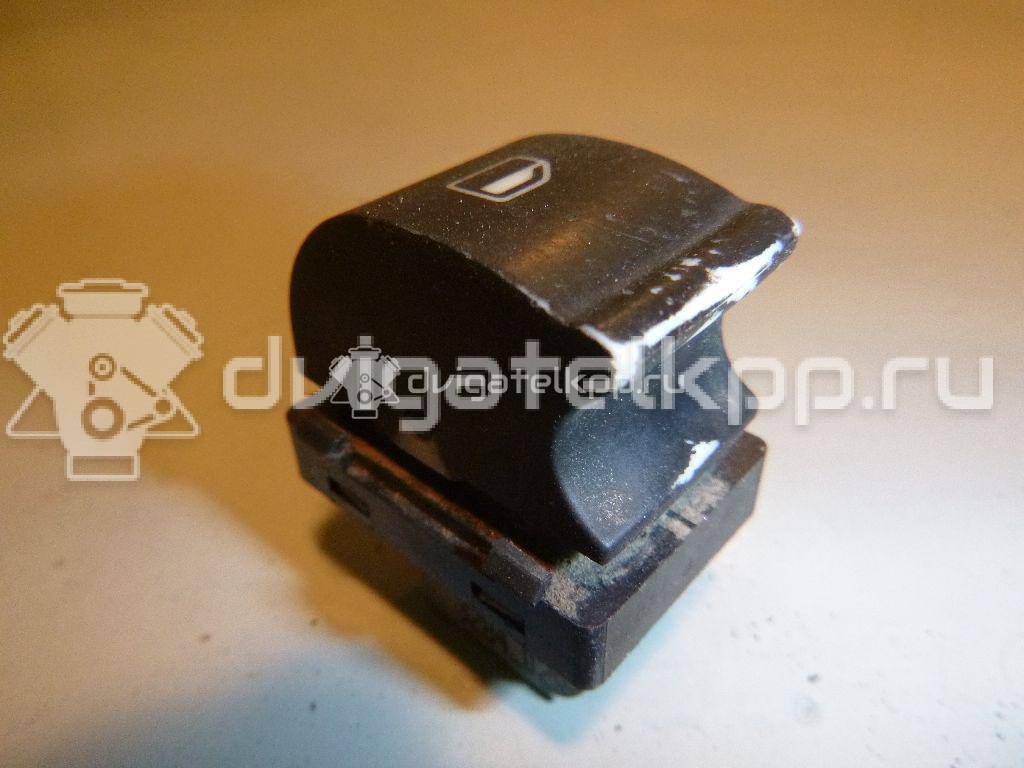 Фото Кнопка стеклоподъемника  8e0959855 для Audi A4 {forloop.counter}}