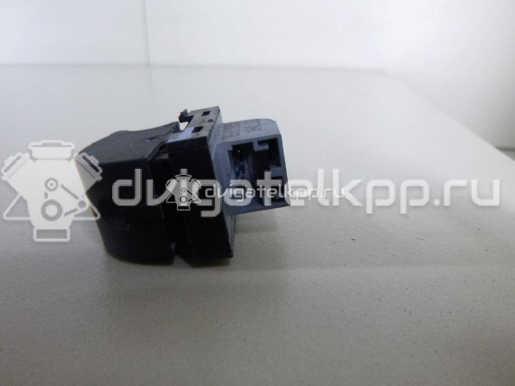 Фото Кнопка стеклоподъемника  8E0959855 для Audi A4 {forloop.counter}}