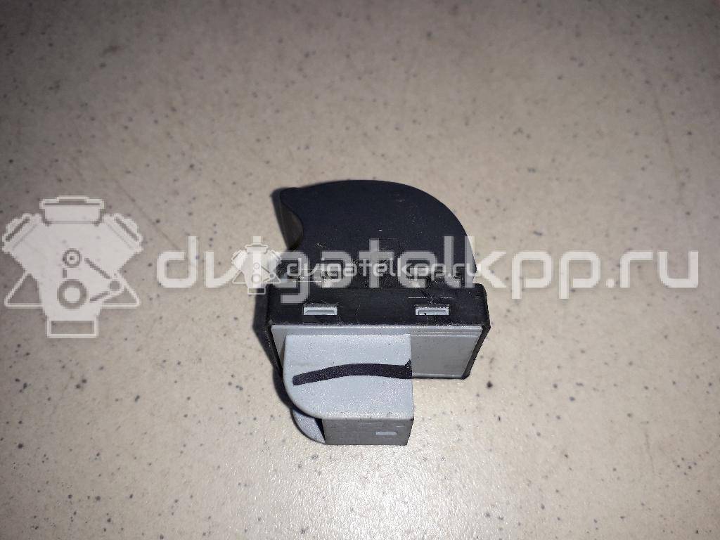Фото Кнопка стеклоподъемника  8E0959855 для Audi A4 {forloop.counter}}