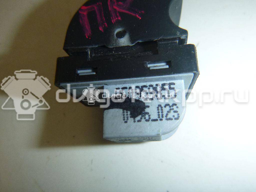 Фото Кнопка стеклоподъемника  8E0959855 для Audi A4 {forloop.counter}}