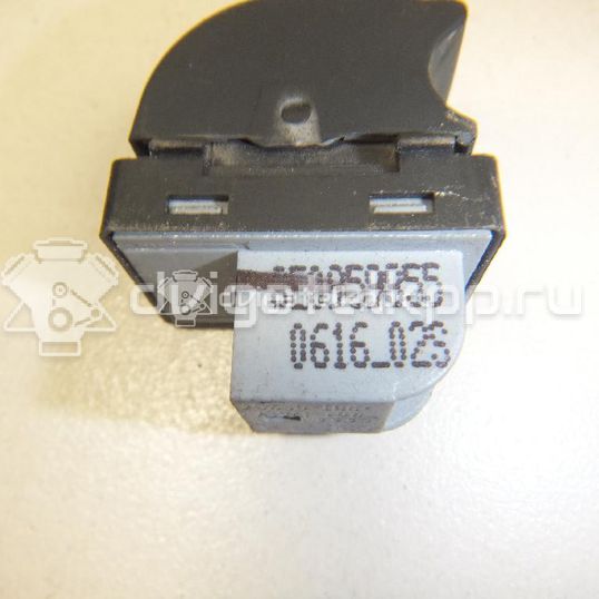 Фото Кнопка стеклоподъемника  8E0959855 для Audi A4