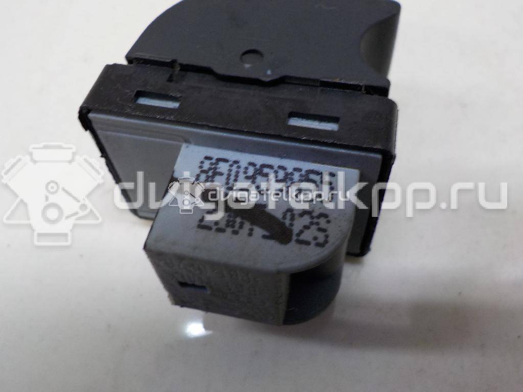 Фото Кнопка стеклоподъемника  8e0959855 для Audi A4 {forloop.counter}}