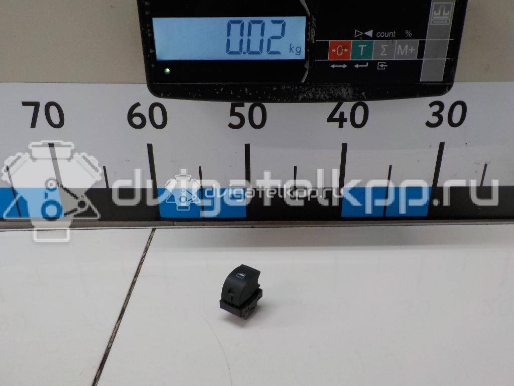 Фото Кнопка стеклоподъемника  8e0959855 для Audi A4 {forloop.counter}}