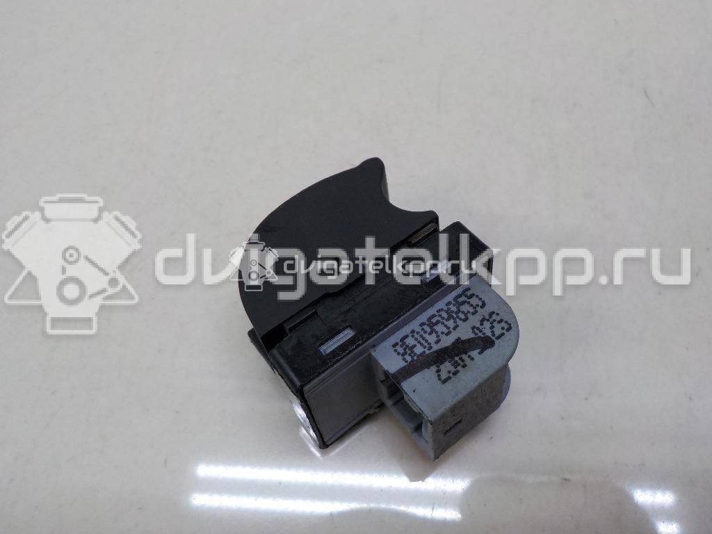 Фото Кнопка стеклоподъемника  8e0959855 для Audi A4 {forloop.counter}}