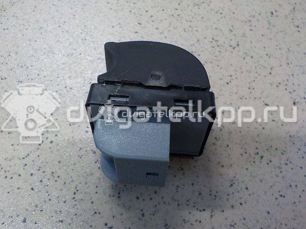 Фото Кнопка стеклоподъемника  8E0959855 для Audi A4 {forloop.counter}}