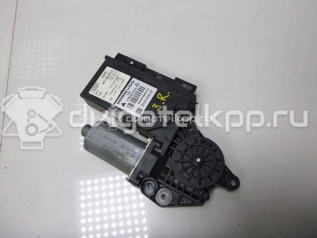 Фото Моторчик стеклоподъемника  8E0959802E для Audi A4 {forloop.counter}}