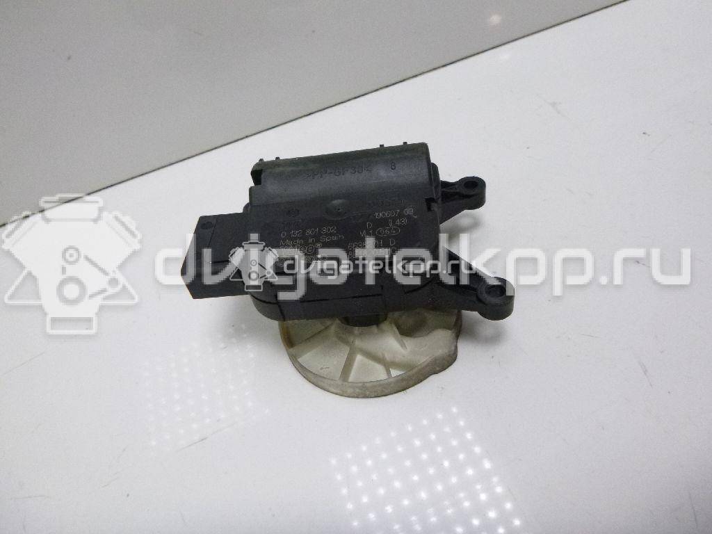 Фото Моторчик заслонки отопителя  8E1820511C для Audi A4 {forloop.counter}}