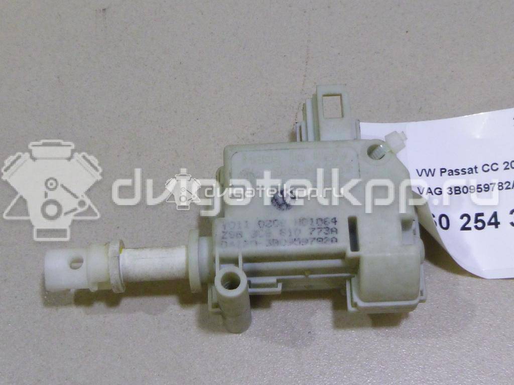 Фото Замок бардачка  3B0959782A для Audi A4 / A6 / A3 / Tt / Q7 {forloop.counter}}