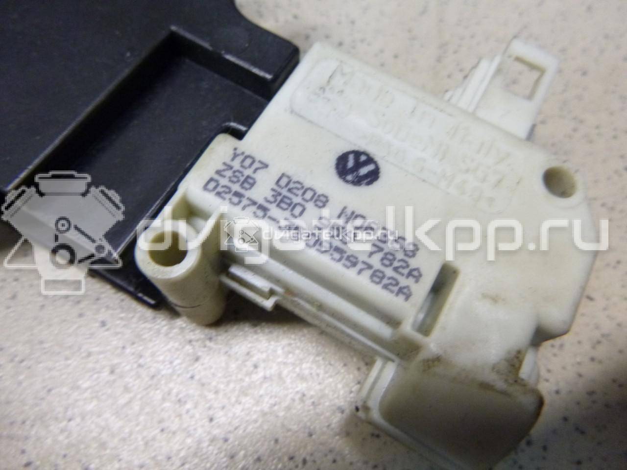 Фото Замок бардачка  3B0959782A для Audi A4 / A6 / A3 / Tt / Q7 {forloop.counter}}