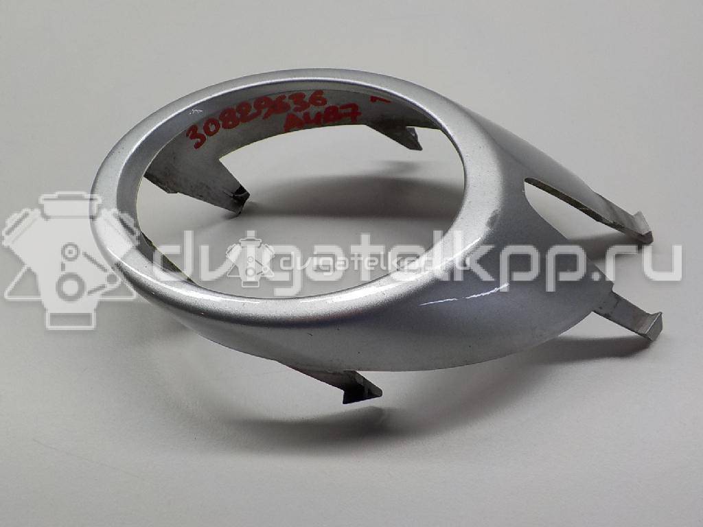 Фото Рамка противотуманной фары правой  8e0807820gru для Audi A4 {forloop.counter}}