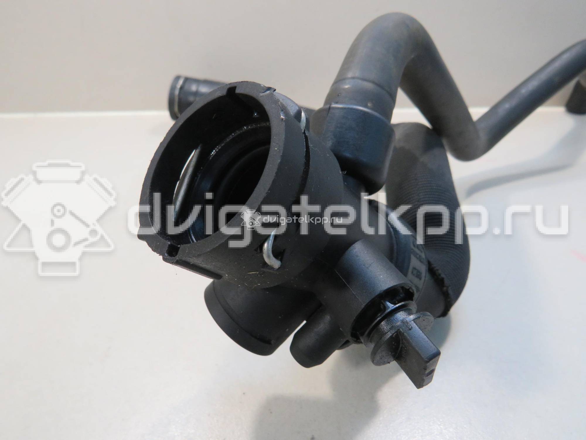 Фото Патрубок радиатора  8E0121049L для Audi A4 {forloop.counter}}