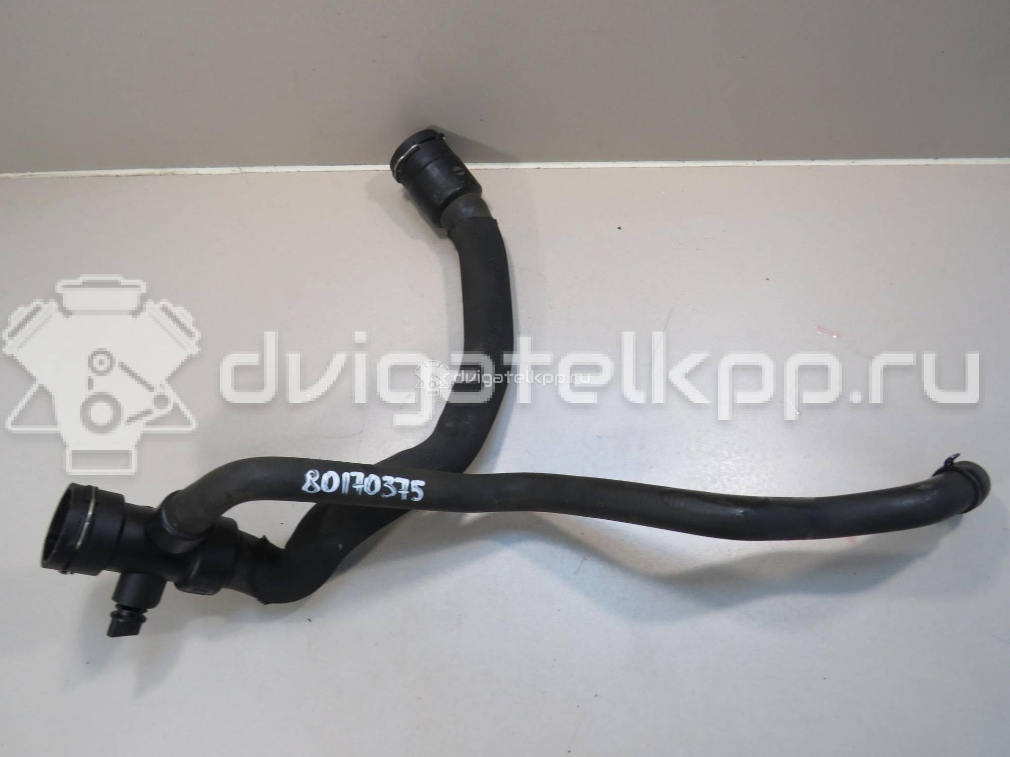 Фото Патрубок радиатора  8E0121049L для Audi A4 {forloop.counter}}