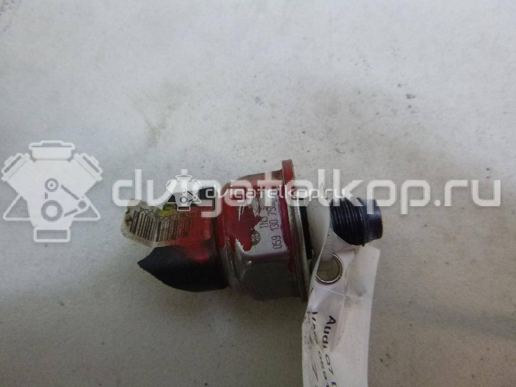 Фото Датчик давления топлива  059130758e для Audi A4 / A6 / A5 / A8 / Q7 {forloop.counter}}