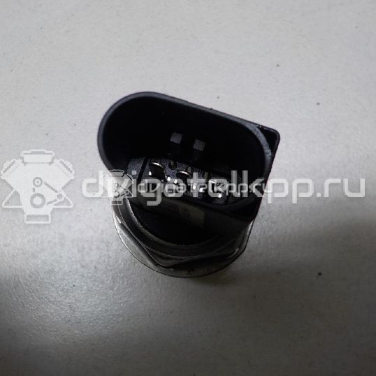 Фото Датчик давления топлива  059130758E для Audi A4 / A6 / A5 / A8 / Q7