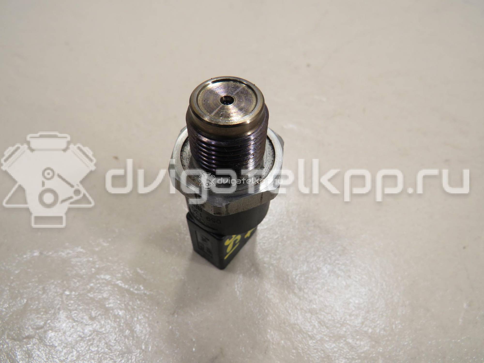 Фото Датчик давления топлива  059130758 для Audi A8 / A4 / A6 {forloop.counter}}