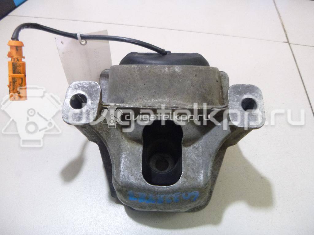 Фото Опора двигателя правая  8r0199381ak для Audi A5 / A4 / Q5 {forloop.counter}}