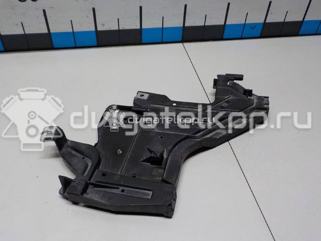 Фото Кронштейн крепления фары  8K0941454 для Audi A4 {forloop.counter}}