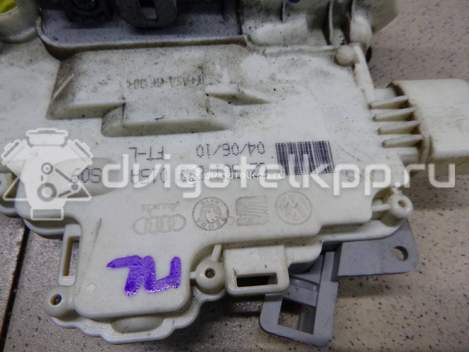 Фото Замок двери передней левой  3C1837015A для audi A4 [B8] {forloop.counter}}