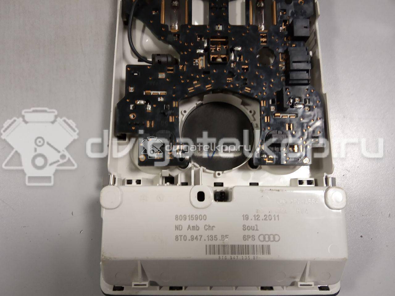 Фото Плафон салонный  8T0947140T64 для audi A4 [B8] {forloop.counter}}