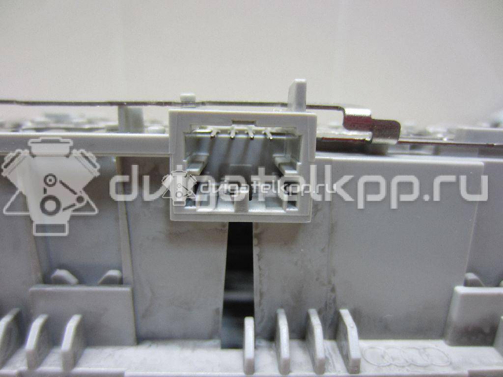 Фото Плафон салонный  8T0947111A для audi A4 [B8] {forloop.counter}}