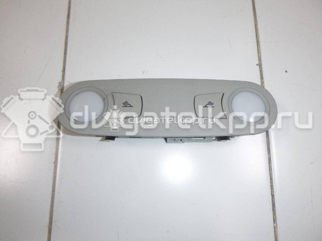 Фото Плафон салонный  8T0947111A13U для audi A4 [B8] {forloop.counter}}