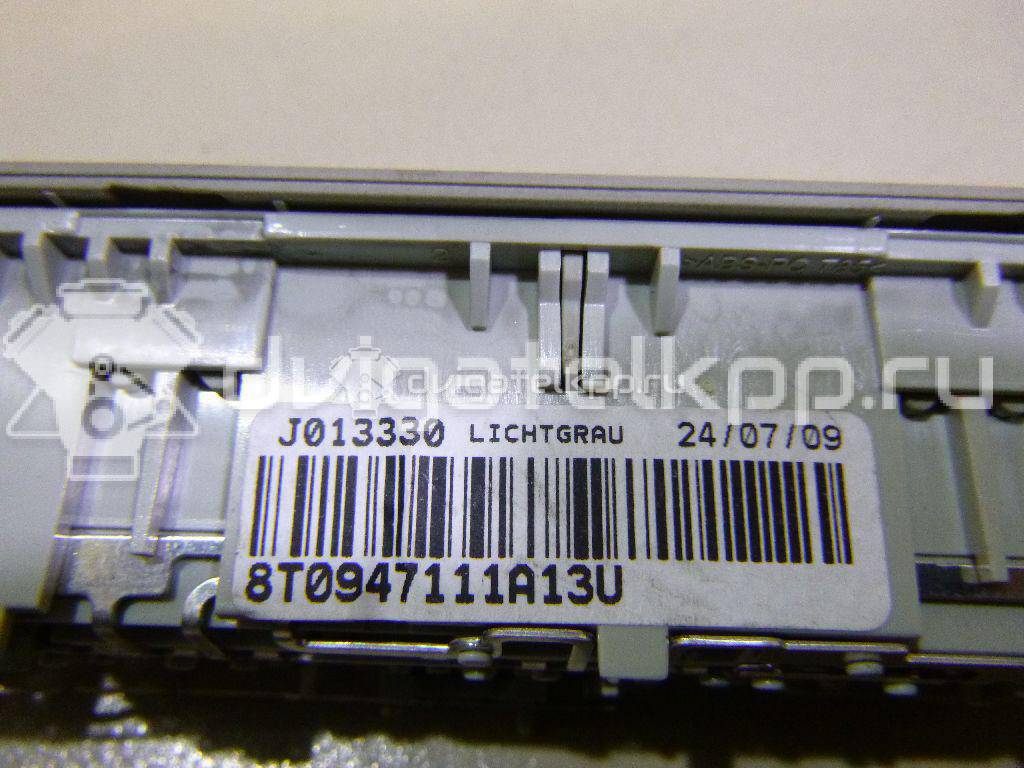 Фото Плафон салонный  8T0947111A13U для audi A4 [B8] {forloop.counter}}