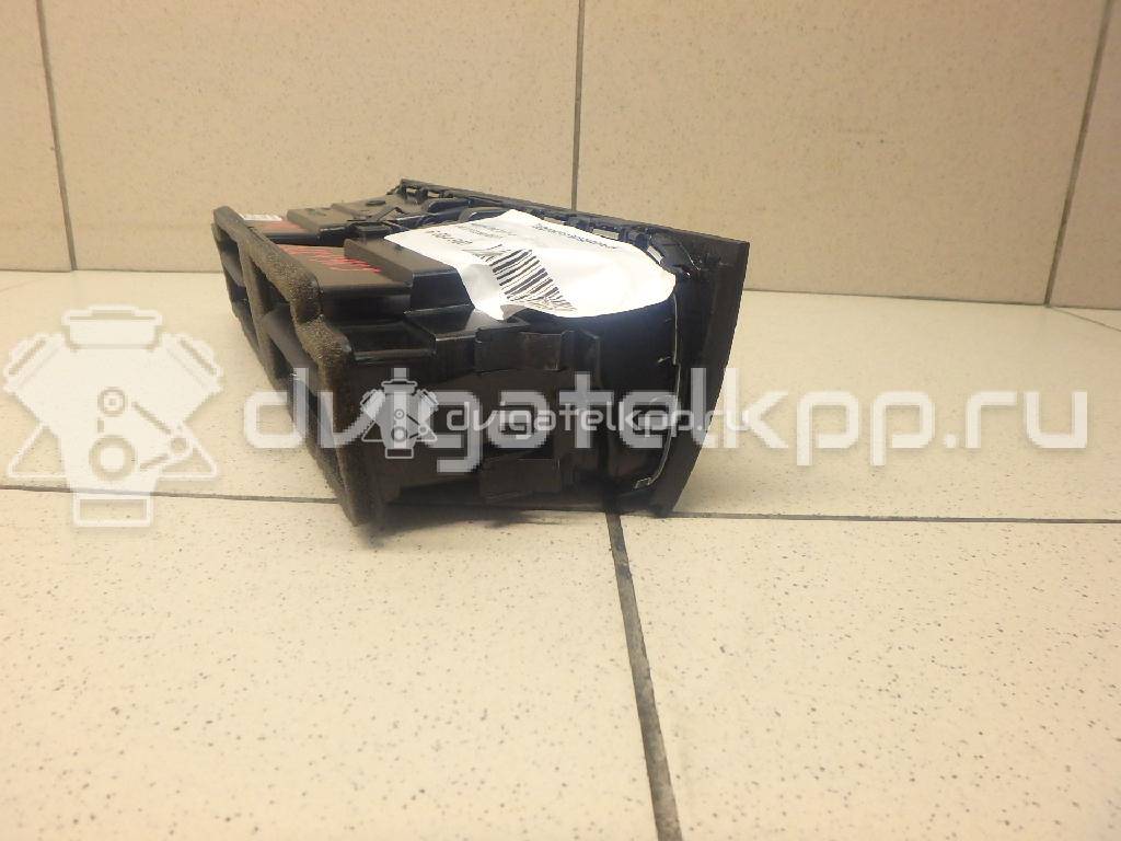 Фото Дефлектор воздушный  8T1820951CWVF для audi A4 [B8] {forloop.counter}}