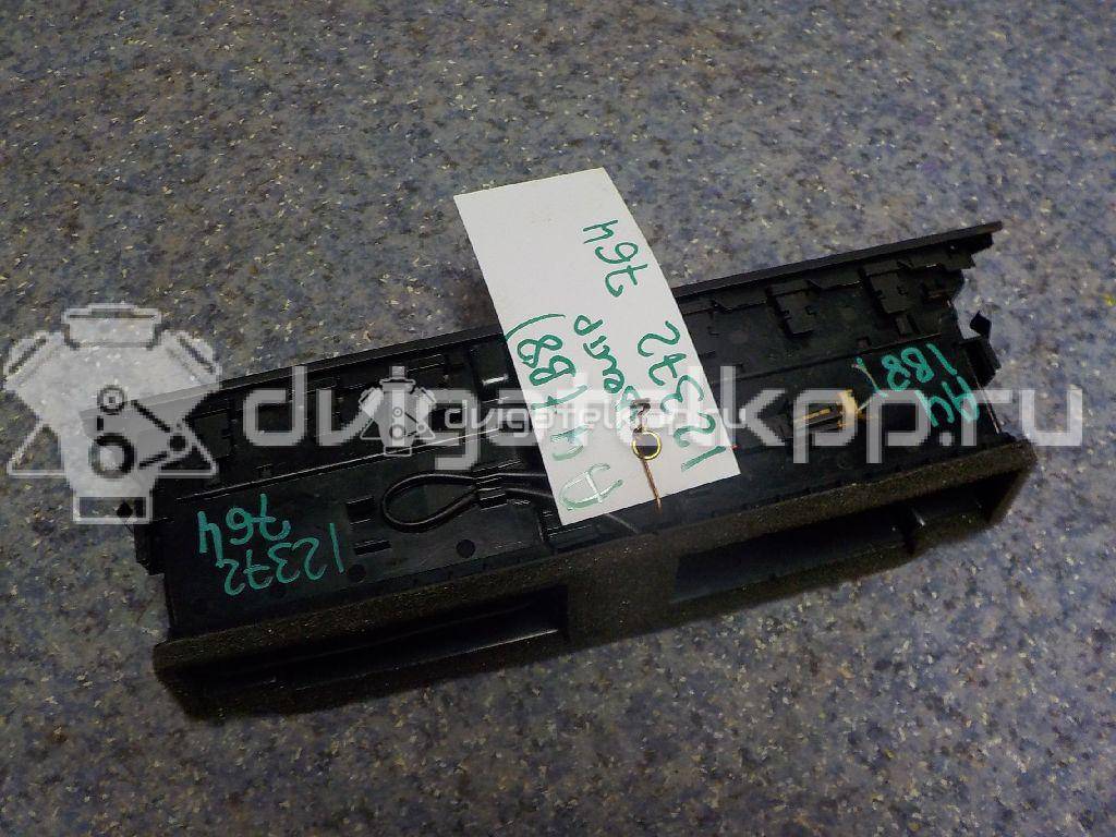 Фото Дефлектор воздушный  8T1820951CWVF для audi A4 [B8] {forloop.counter}}