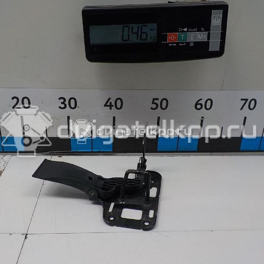 Фото Крючок капота  8T0823480 для audi A4 [B8]