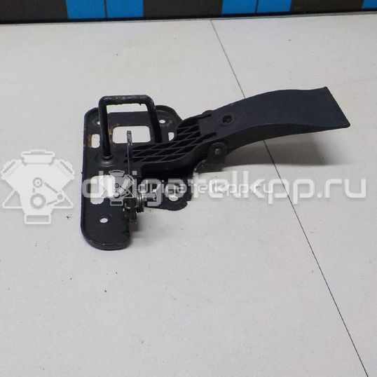 Фото Крючок капота  8T0823480 для audi A4 [B8]
