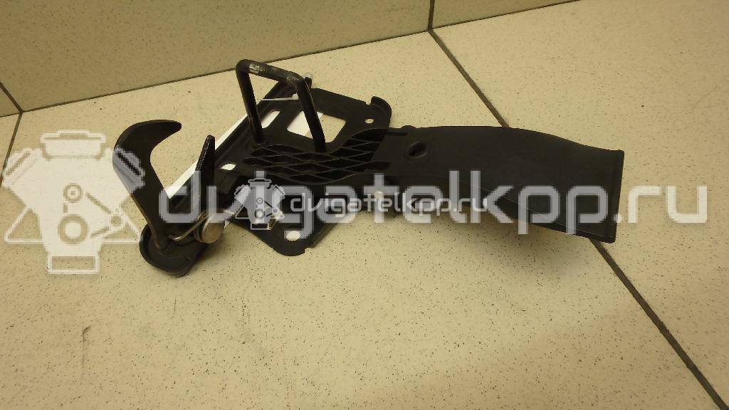 Фото Крючок капота  8T0823480 для audi A4 [B8] {forloop.counter}}