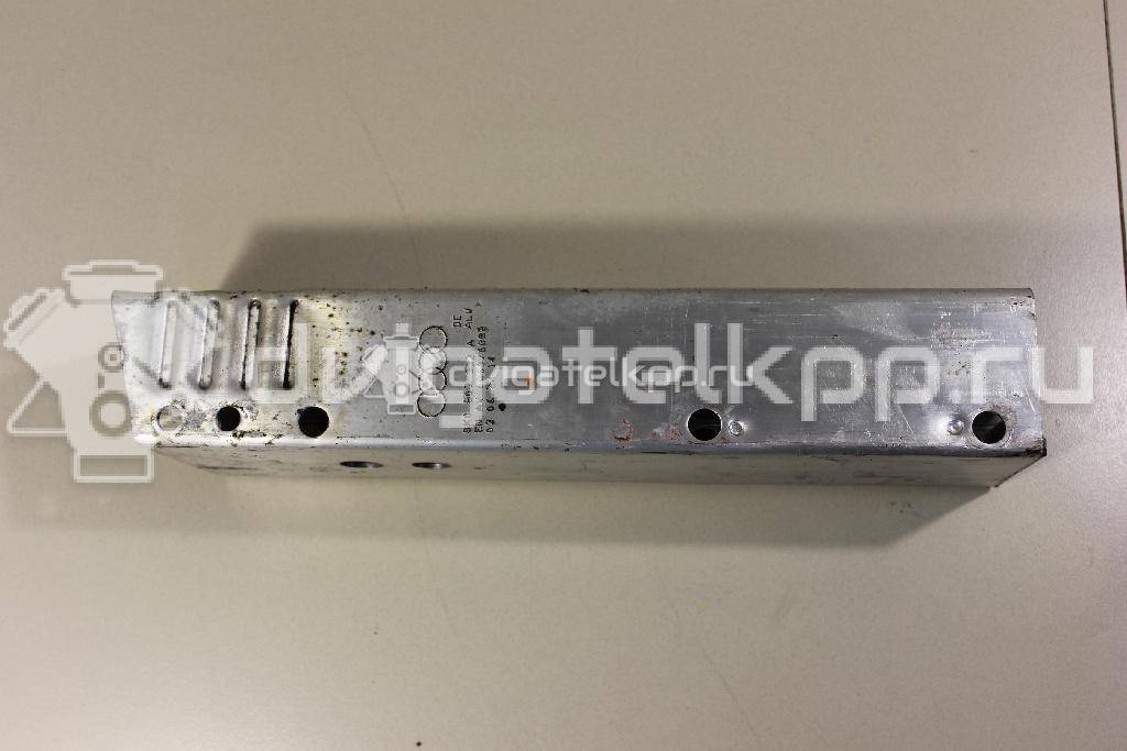 Фото Кронштейн усилителя заднего бампера правый  8K0807332A для audi A4 [B8] {forloop.counter}}