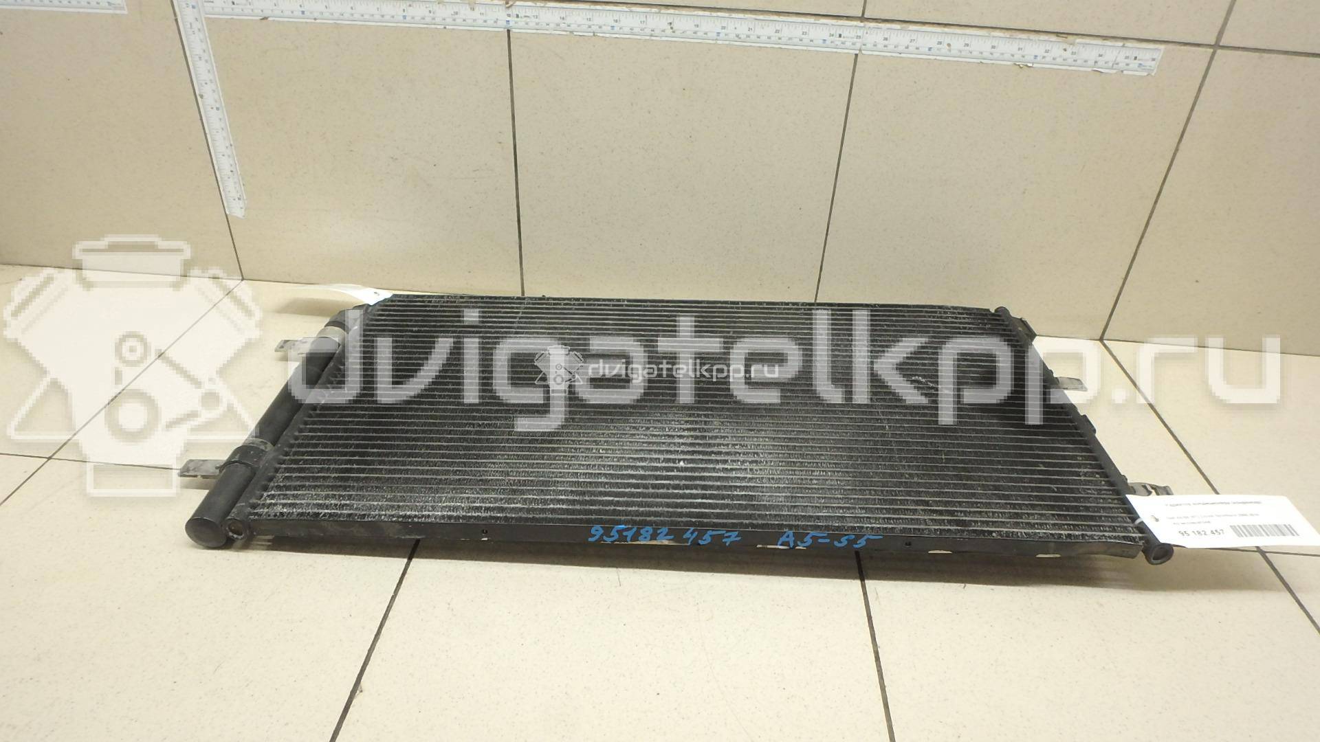 Фото Радиатор кондиционера (конденсер)  8K0260403AB для Audi A4 / A6 / A5 / Q5 / A7 Sportback 4Ga, 4Gf {forloop.counter}}