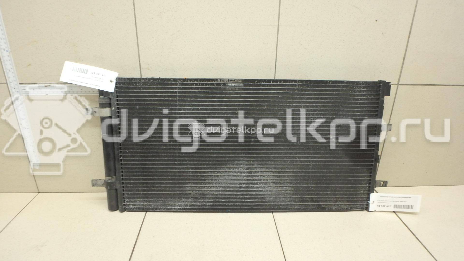 Фото Радиатор кондиционера (конденсер)  8K0260403AB для Audi A4 / A6 / A5 / Q5 / A7 Sportback 4Ga, 4Gf {forloop.counter}}