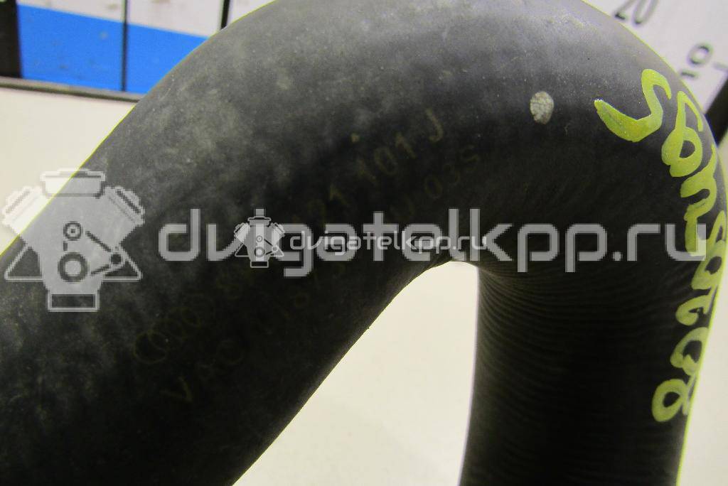 Фото Патрубок радиатора  8K0121101J для audi A4 [B8] {forloop.counter}}