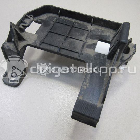 Фото Кронштейн (сопут. товар)  8k0907297a для audi A4 [B8]