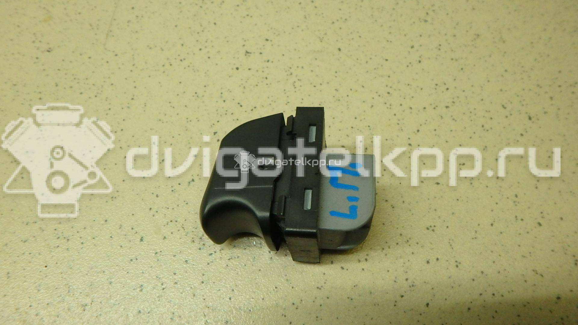 Фото Кнопка стеклоподъемника  8k0959855a для Audi A5 / A4 / Q5 {forloop.counter}}