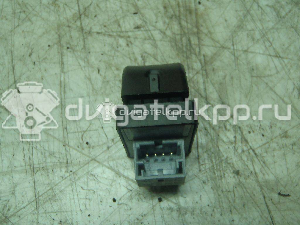 Фото Кнопка стеклоподъемника  8K0959855A для Audi A5 / A4 / Q5 {forloop.counter}}