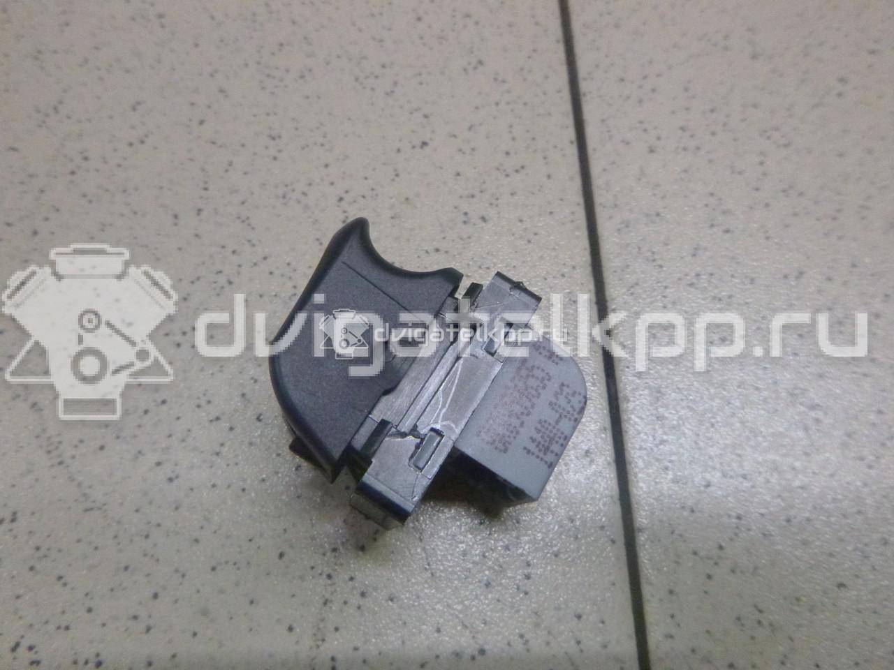 Фото Кнопка стеклоподъемника  8k0959855a для Audi A5 / A4 / Q5 {forloop.counter}}
