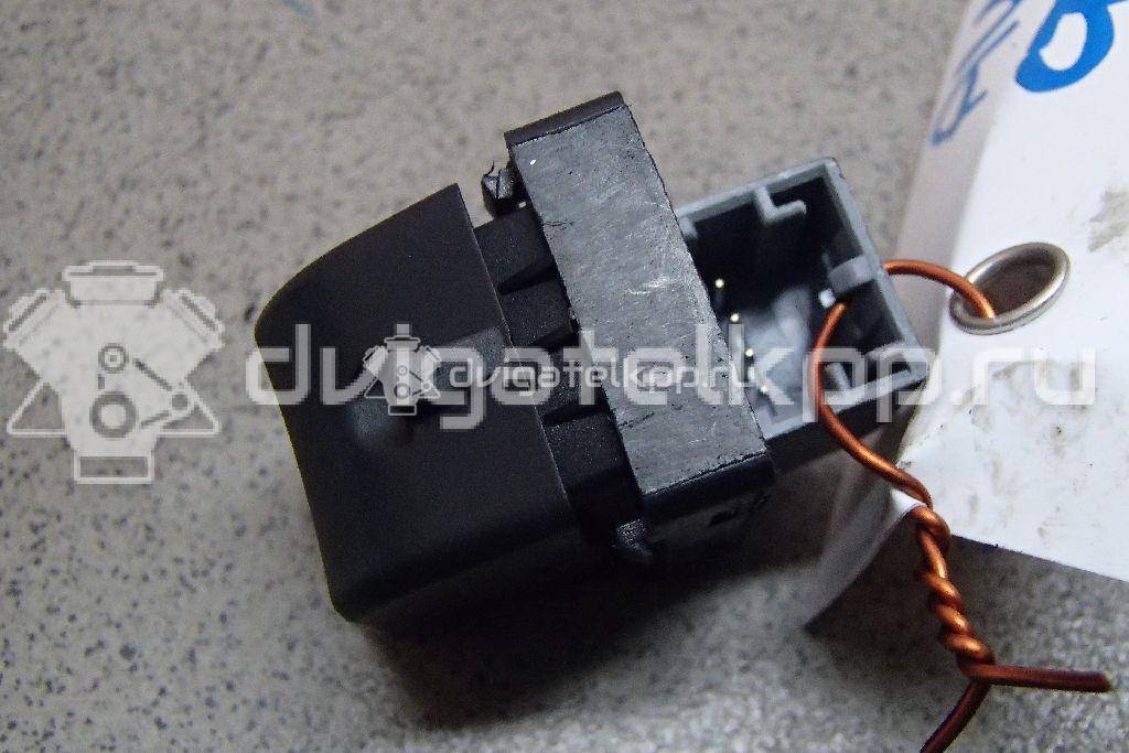 Фото Кнопка стеклоподъемника  8K0959855A для Audi A5 / A4 / Q5 {forloop.counter}}