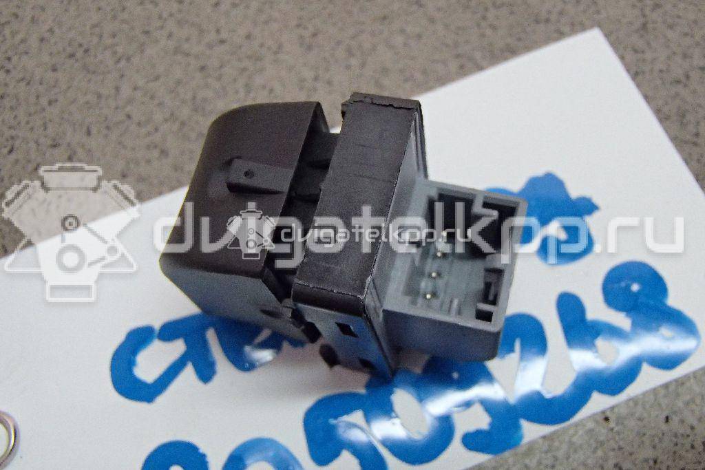 Фото Кнопка стеклоподъемника  8K0959855A для Audi A5 / A4 / Q5 {forloop.counter}}