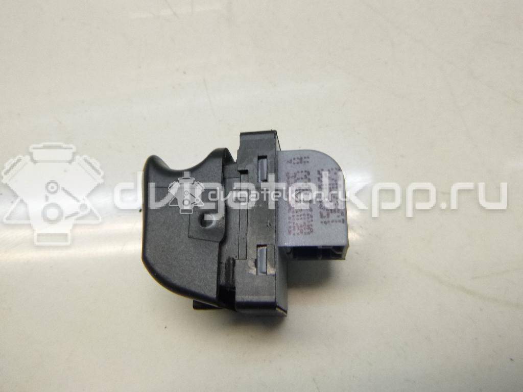 Фото Кнопка стеклоподъемника  8k0959855a для Audi A5 / A4 / Q5 {forloop.counter}}
